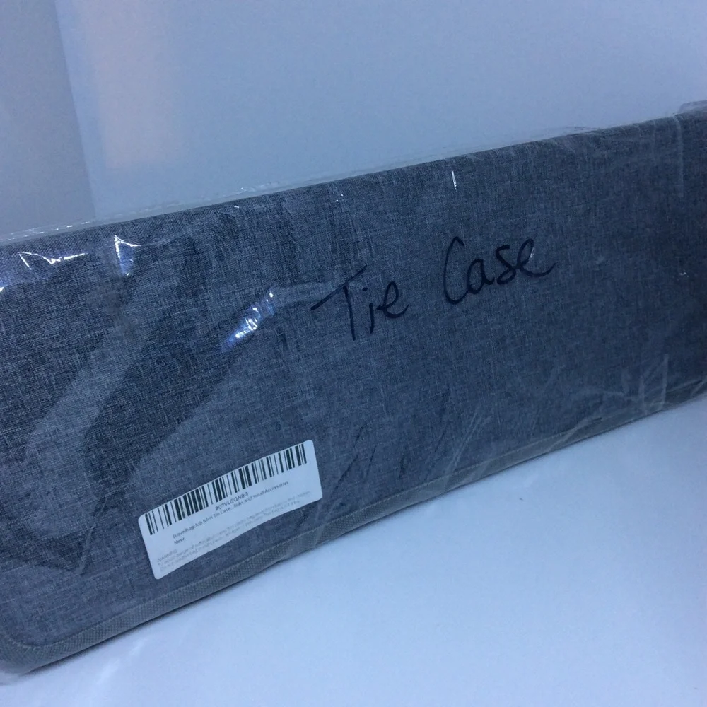 Travel Bag Club Men's‎ Gray Tie Travel Case NWT